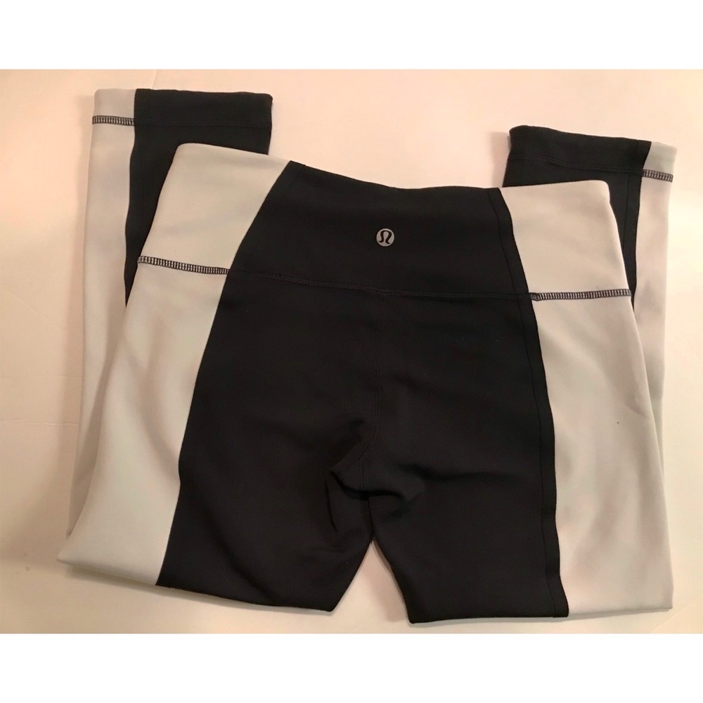 LULULEMON  CAPRI LEGGINS •SIZE SMALL 🖤